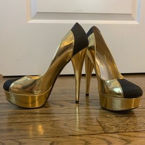 Never-worn stunning gold & black stilettos 👠